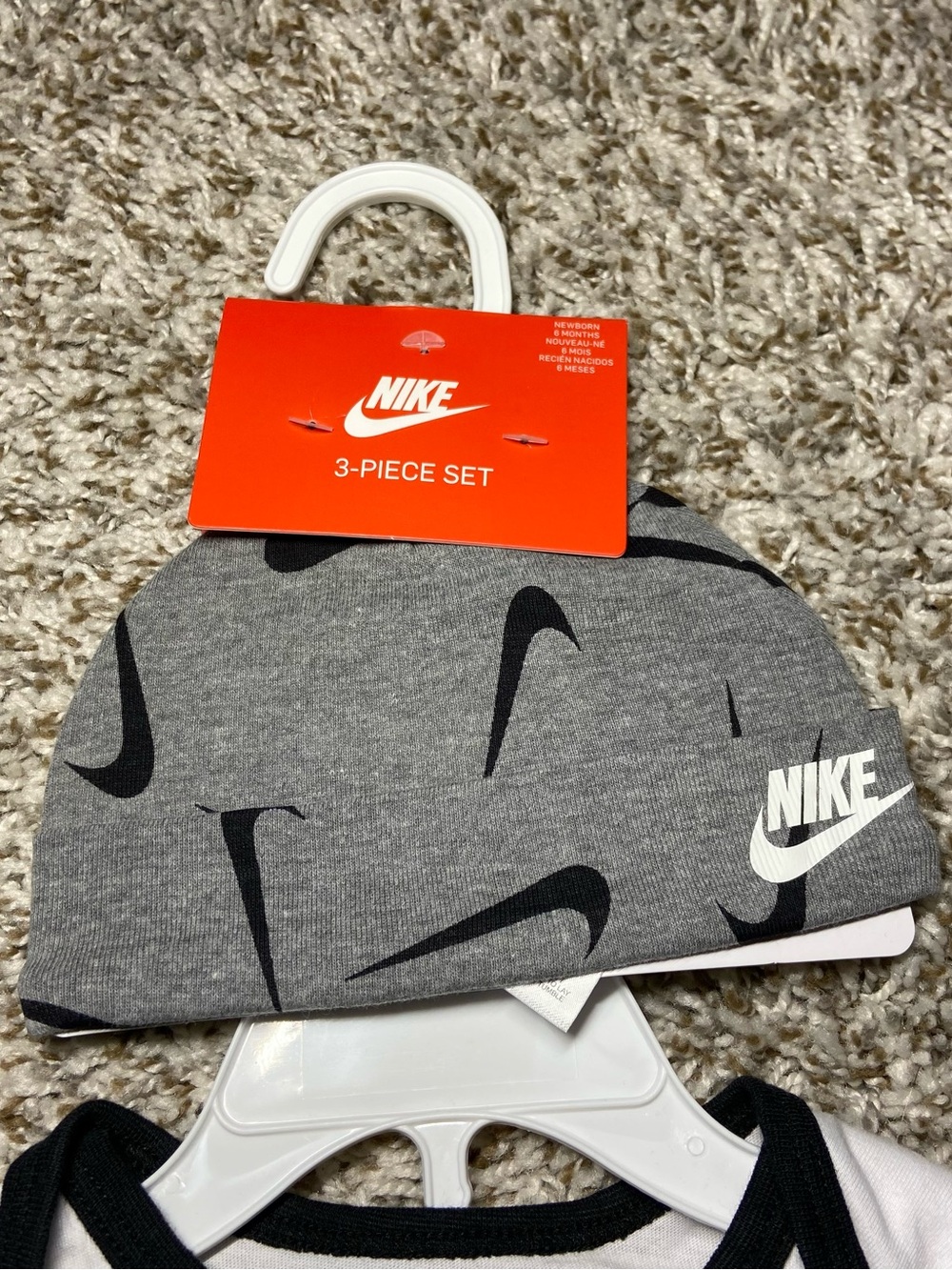 NEW NIKE 3PC Set Beanie Hat Long Sleeve & Pants - Picture 2 of 5
